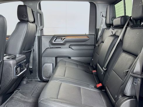 Used 2025 GMC Sierra 3500 Denali w/ Denali Reserve Package image 12