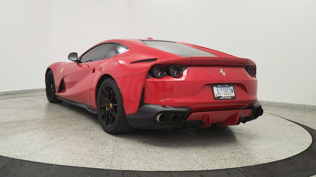 Used 2018 Ferrari 812 Superfast RWD image 5