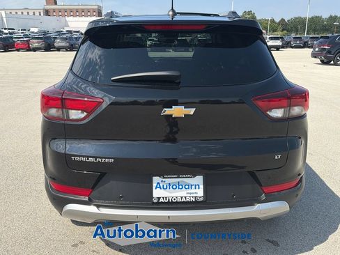 Used 2021 Chevrolet TrailBlazer LT w/ Sun and Liftgate Package FWD image 5