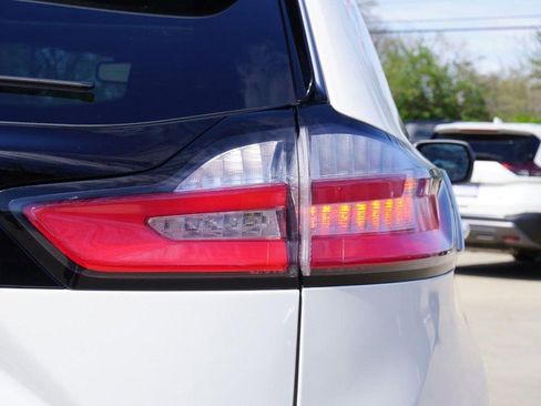 Used 2024 Ford Edge SEL w/ Convenience Package image 17