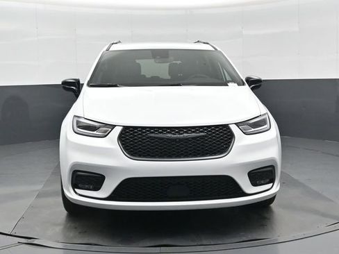 New 2026 Chrysler Pacifica Select AWD/4WD image 9