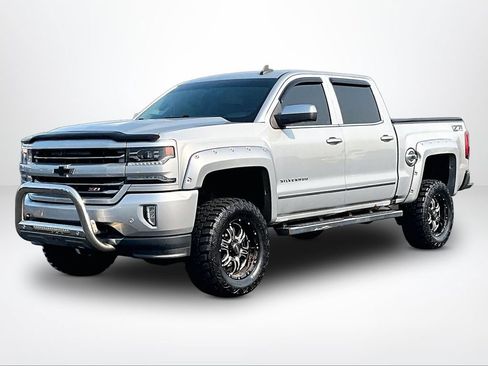 Used 2017 Chevrolet Silverado 1500 LTZ Z71 w/ LTZ Plus Package AWD/4WD image 32