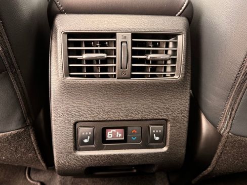 New 2026 Mitsubishi Outlander SEL FWD image 18