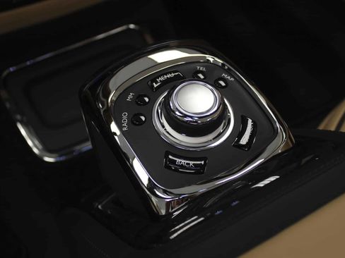 Used 2014 Rolls-Royce Phantom Drophead Coupe RWD image 17