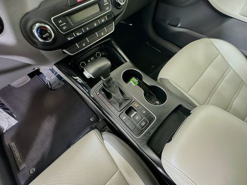Used 2020 Kia Sorento SX FWD image 22