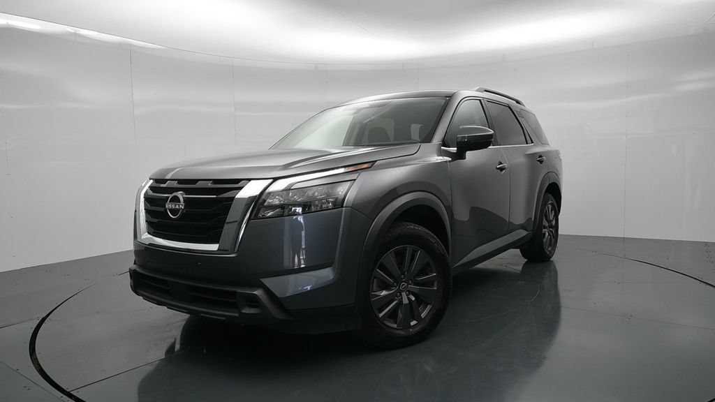 Used 2024 Nissan Pathfinder SV FWD image 1