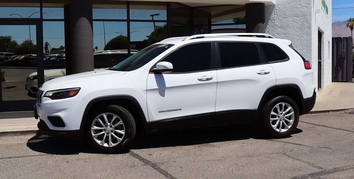 Used 2020 Jeep Cherokee Latitude FWD image 4