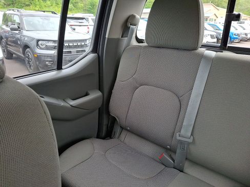 Used 2019 Nissan Frontier SV AWD/4WD image 18