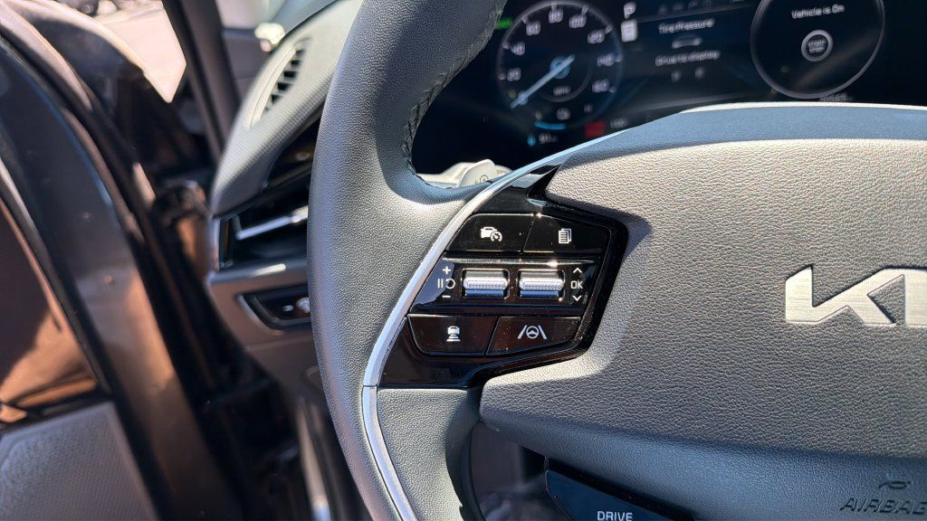 Used 2023 Kia Niro Wind FWD image 17