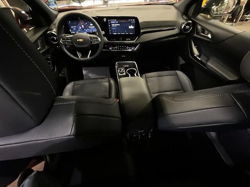 Used 2026 Chevrolet Equinox LT w/ Convenience Package II AWD/4WD image 3