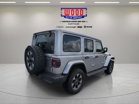 Used 2018 Jeep Wrangler Unlimited Sahara image 3