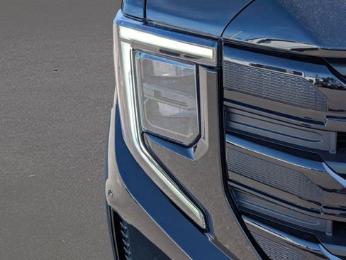 Used 2025 GMC Sierra 1500 Elevation w/ Elevation Premium Package image 4