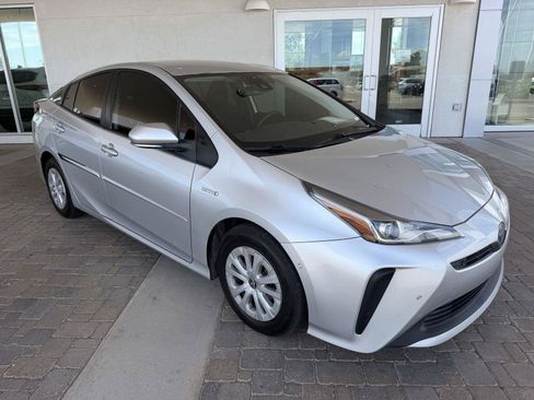 Used 2022 Toyota Prius LE FWD image 7