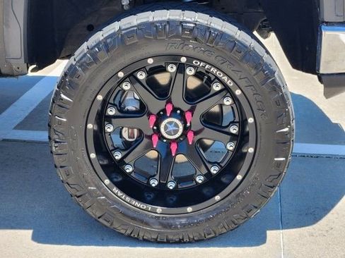 Used 2023 GMC Sierra 1500 SLT AWD/4WD image 10