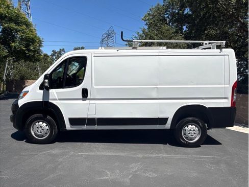 Used 2023 RAM ProMaster 2500 FWD image 2