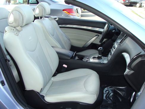 Used 2011 INFINITI G37 Sport w/ Premium Pkg image 7