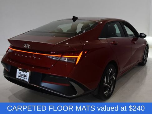 Used 2025 Hyundai Elantra SEL FWD image 5