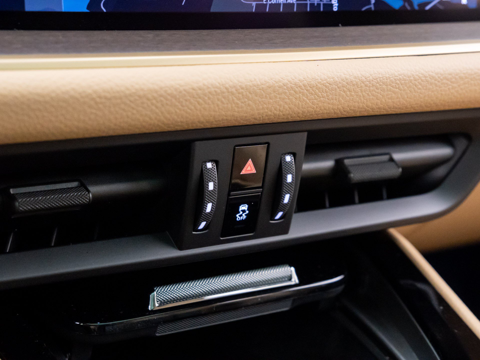 Certified 2026 Porsche Cayenne AWD/4WD image 25