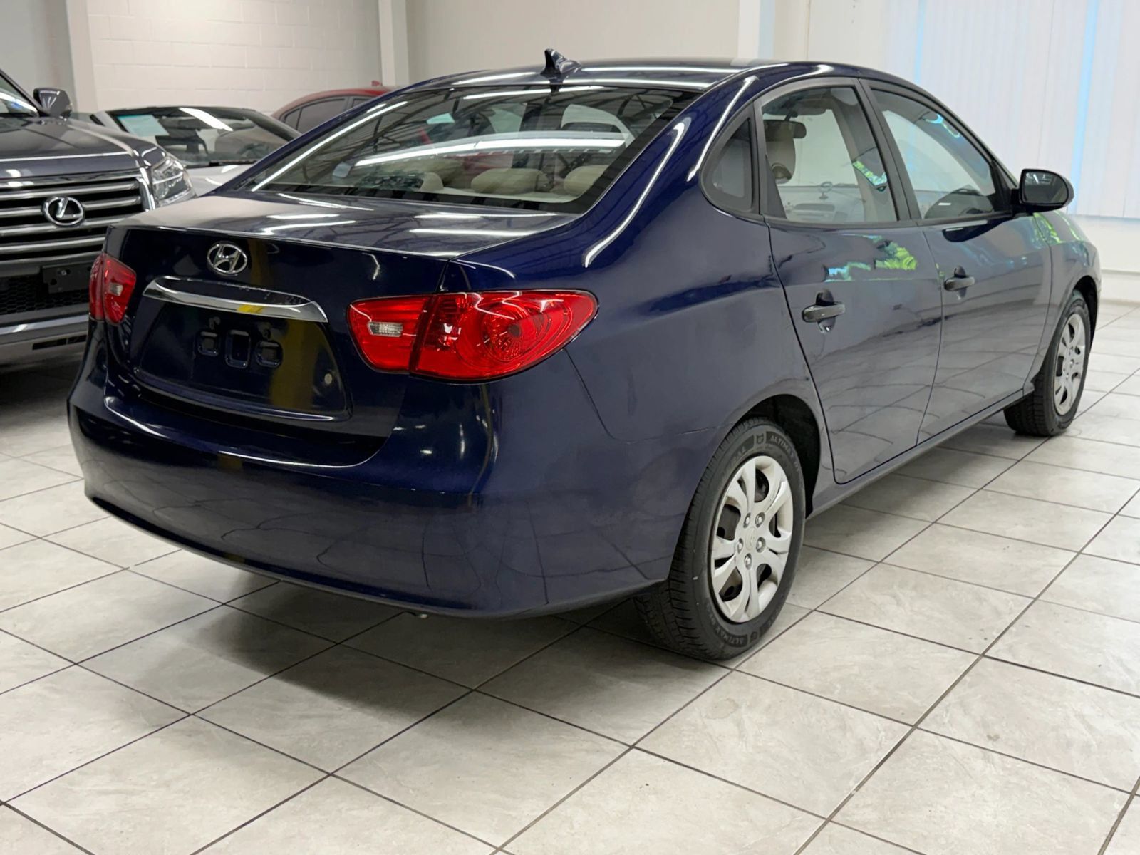 Used 2010 Hyundai Elantra GLS FWD image 9