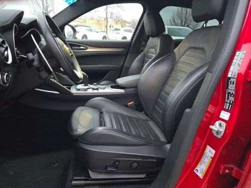 Used 2022 Alfa Romeo Stelvio Veloce image 23