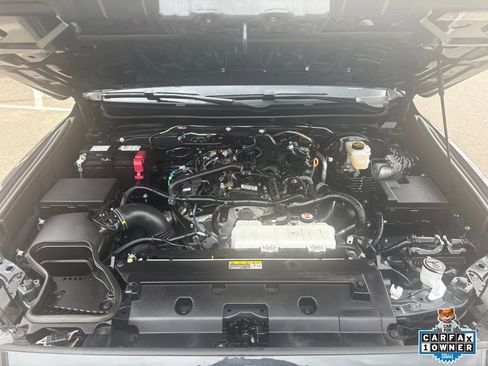 Certified 2025 Toyota Tacoma TRD Off-Road image 27