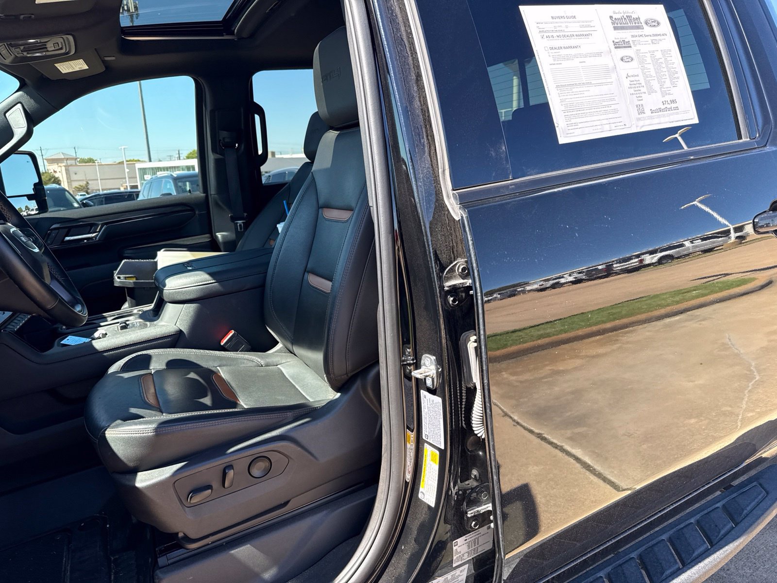 Used 2024 GMC Sierra 2500 AT4 w/ AT4 Premium Plus Package AWD/4WD image 14