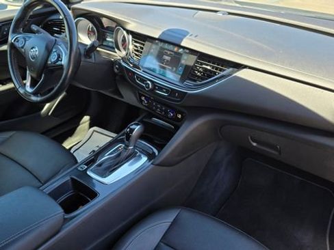 Used 2018 Buick Regal Essence image 14