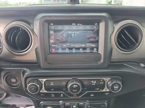 Used 2021 Jeep Gladiator Sport AWD/4WD image 19