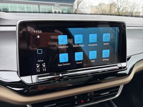 New 2026 Volkswagen Atlas Cross Sport SE AWD/4WD image 19