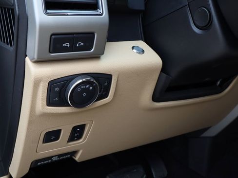 Used 2019 Ford F250 Lariat w/ Lariat Ultimate Package image 12