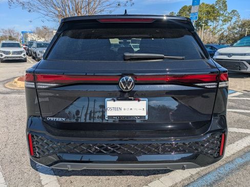 New 2026 Volkswagen Tiguan SE R-Line FWD image 5