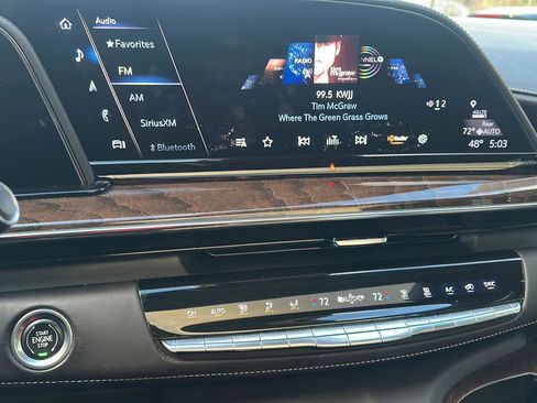 Used 2021 Cadillac Escalade ESV Sport Platinum image 18