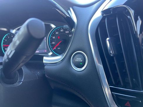 Used 2022 Chevrolet Traverse RS image 30