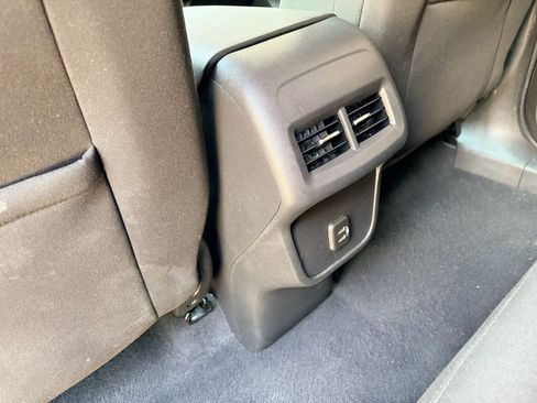 Used 2020 Chevrolet Equinox LT FWD image 25