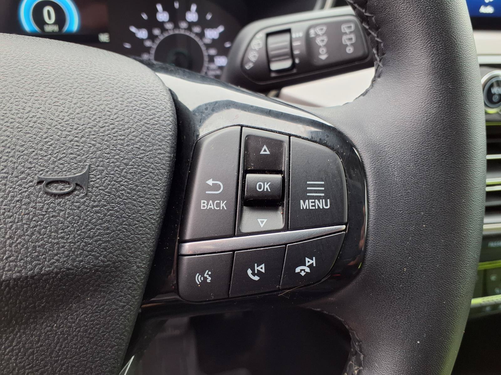 Used 2022 Ford Escape SEL FWD image 16