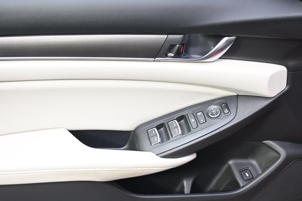 Used 2018 Honda Accord LX image 19