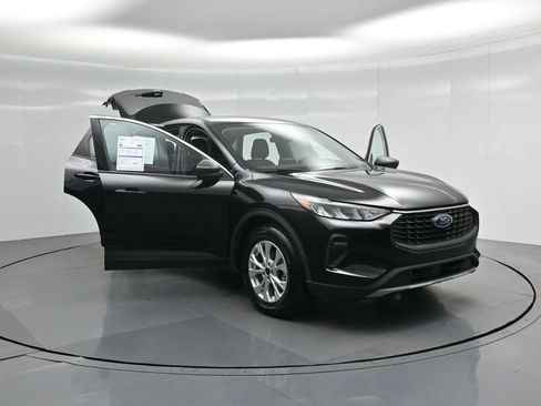 Certified 2024 Ford Escape Active w/ Cold Weather Package image 34