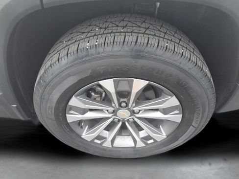 Used 2026 Chevrolet Equinox LT FWD image 7