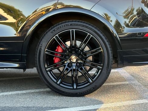 Used 2016 Porsche Cayenne GTS AWD/4WD image 30