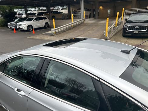 Used 2014 Ford Fusion SE w/ Equipment Group 202A image 9