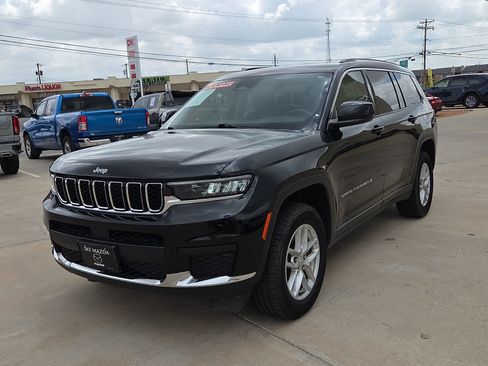 Used 2023 Jeep Grand Cherokee L Laredo AWD/4WD image 3