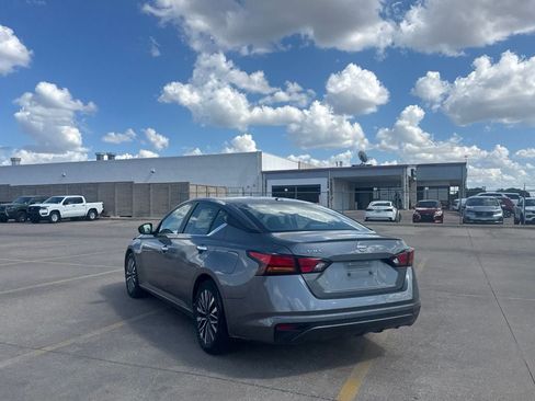 Certified 2025 Nissan Altima 2.5 SV FWD image 17