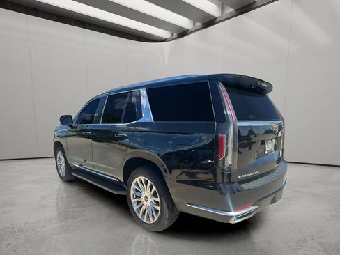 Used 2023 Cadillac Escalade Premium Luxury AWD/4WD image 3