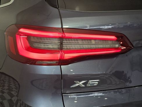 Used 2021 BMW X5 sDrive40i w/ Premium Package RWD image 32