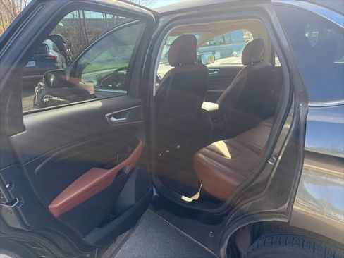 Used 2019 Ford Edge Titanium w/ Equipment Group 301A image 24