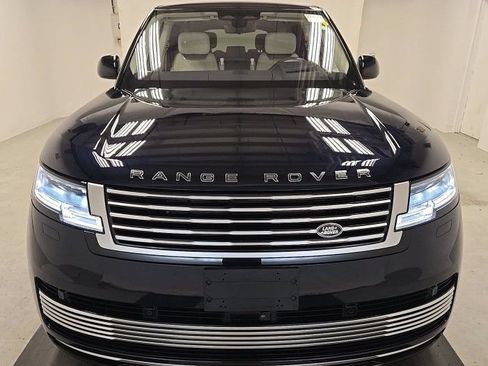 Used 2023 Land Rover Range Rover SV AWD/4WD image 8