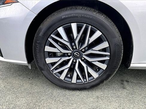 Used 2025 Nissan Altima 2.5 SV image 5