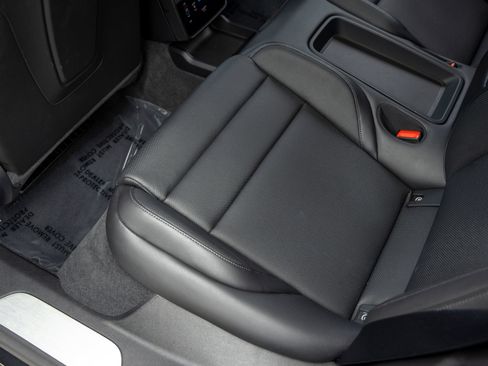 Certified 2025 Porsche Taycan RWD image 41