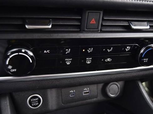 Used 2023 Nissan Rogue S image 14