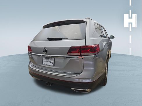 Used 2023 Volkswagen Atlas SE w/ Panoramic Sunroof Package FWD image 4